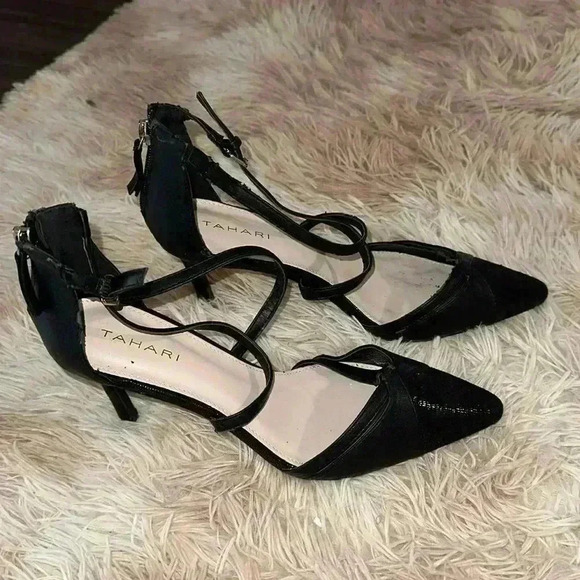 NWOB Tahari black strappy heel - Picture 1 of 6